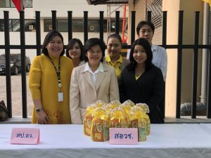 ผู้บริหาร และพนักงาน สอวช. ร่วมพิธีทำบุญตักบาตรเพื่อน้อมรำลึกในพระมหากรุณาธิคุณ พระบาทสมเด็จพระบรมชนกาธิเบศรมหาภูมิพลอดุลยเดชมหาราช บรมนาถบพิตร