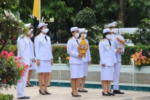 ร่วมพิธีวางพุ่มดอกไม้ ถวายราชสักการะพระบรมราชานุสาวรีย์ รัชกาลที่ 4