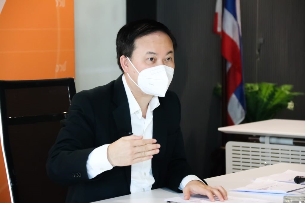 A person wearing a mask Description automatically generated with medium confidence