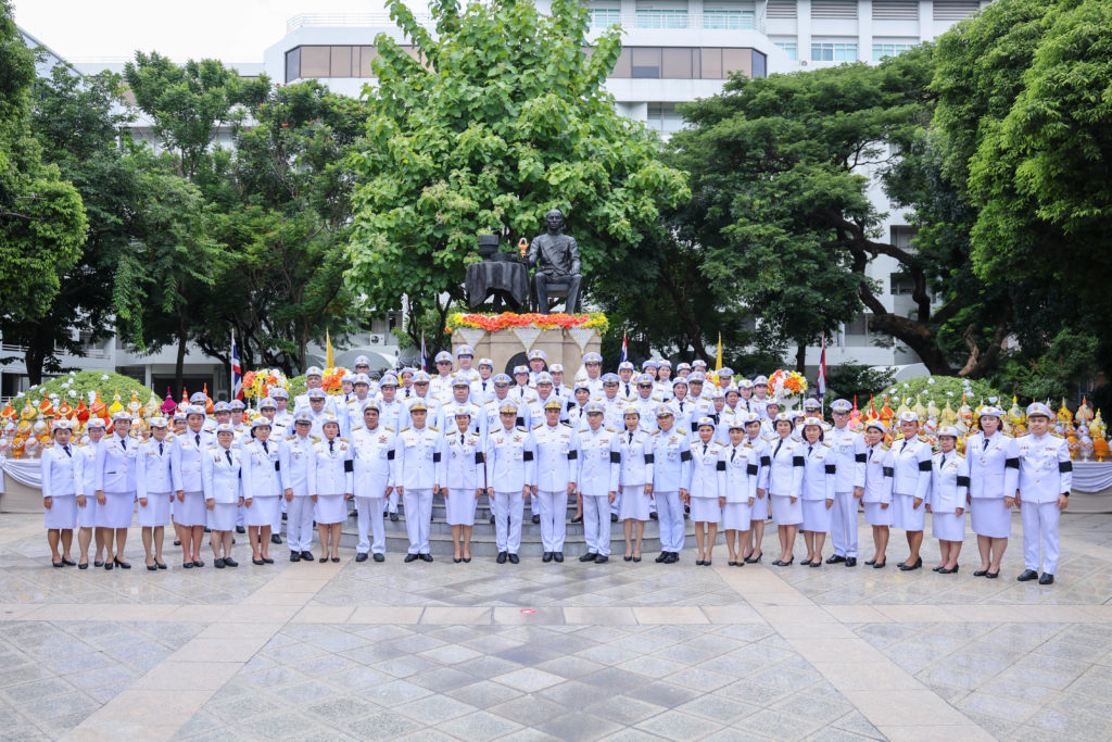 วางพุ่มดอกไม้ถวายราชสักการะ รัชกาลที่ 4 เนื่องใน “วันวิทยาศาสตร์แห่งชาติ”