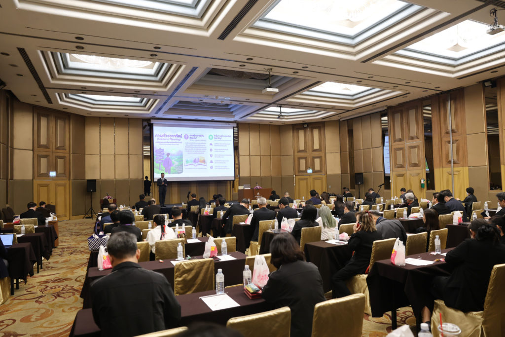 บรรยายในหัวข้อ “อ่านอนาคตให้ออก ออกแบบนวัตกรรมให้ทันโลก (Foresight & Innovation Strategy)”