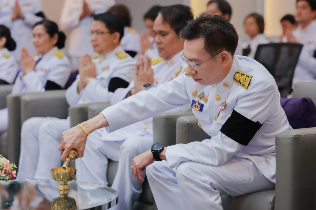 สอวช. ร่วมพิธีบำเพ็ญกุศลและทำบุญตักบาตรอุทิศถวายแด่สมเด็จพระเจ้าลูกเธอเจ้าฟ้าพัชรกิติยาภา เนื่องในพระราชพิธีทรงบำเพ็ญพระราชกุศลสตมวาร (๑๐๐ วัน)